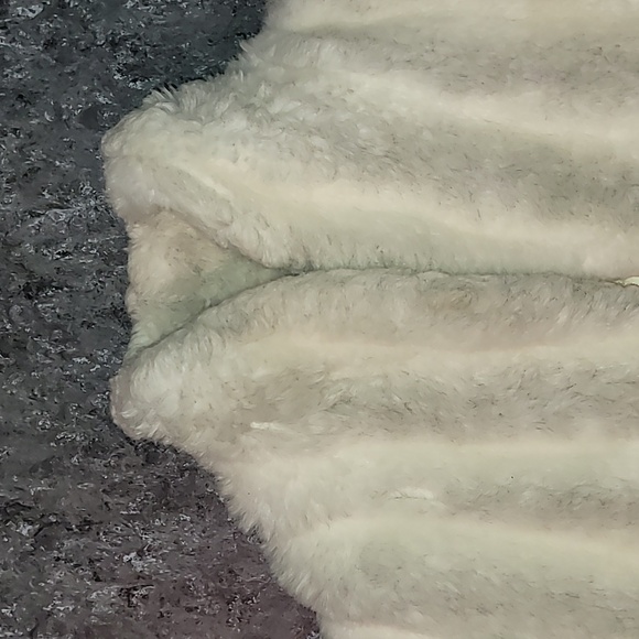 Vintage. Made in USA. Jordache. Faux-fur coat. Women's Large. - Picture 7 of 16